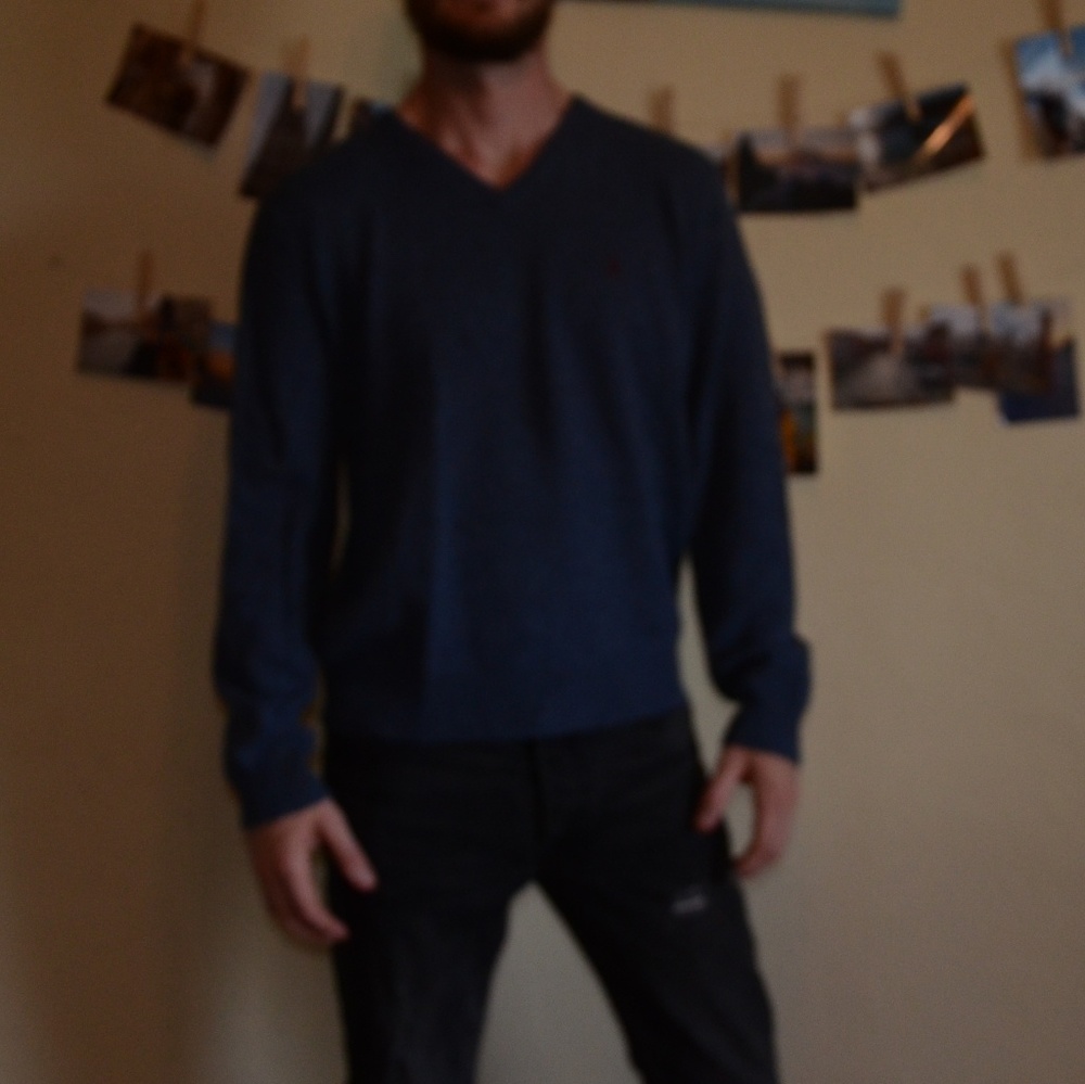 Medium Ralph Lauren v neck sweater